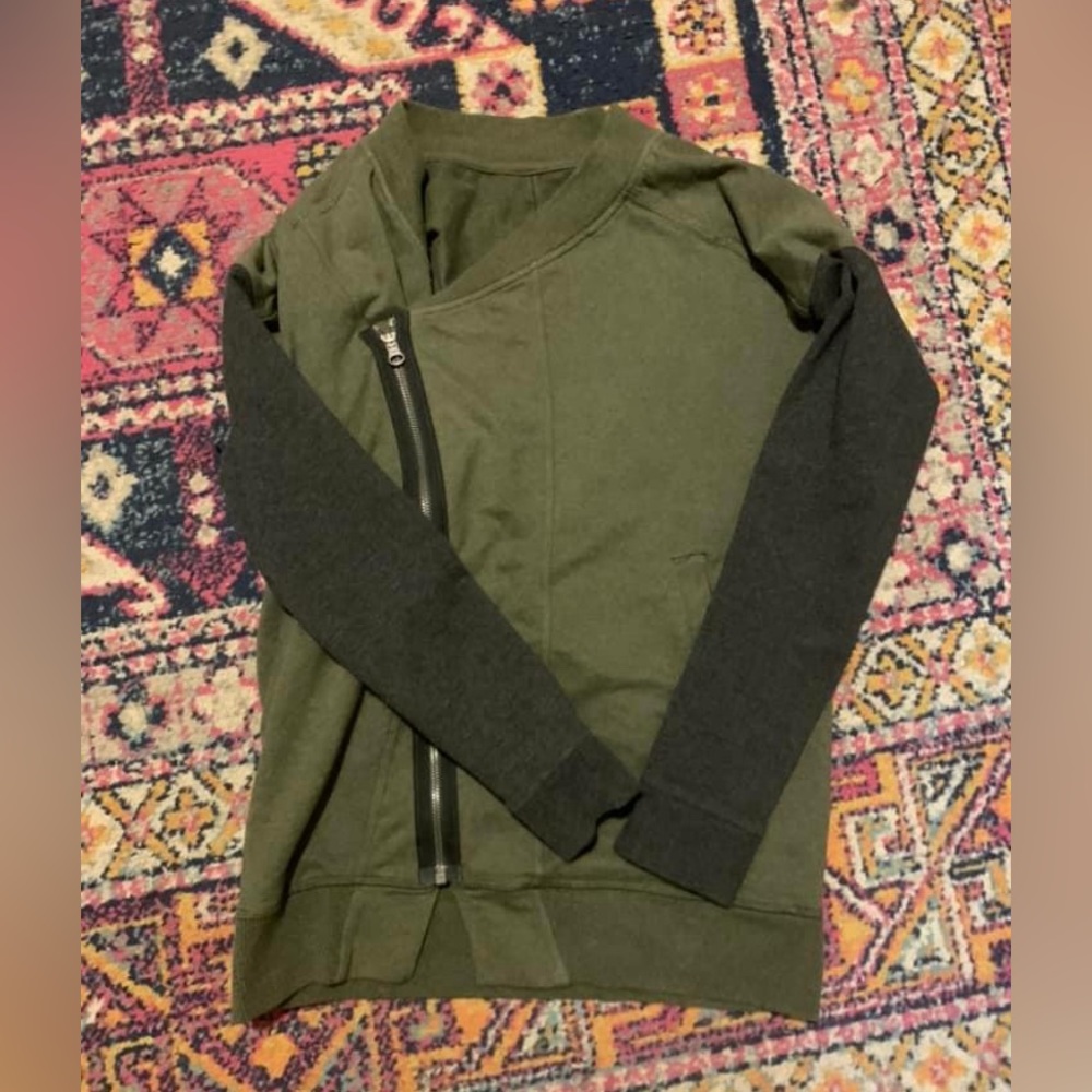 Lululemon Mula Bundle Wrap Sz 4 - Picture 2 of 4